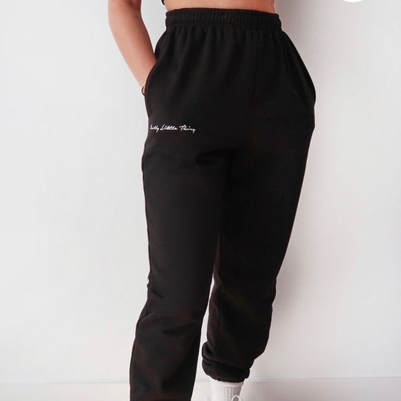 — - Picture 5 of 6